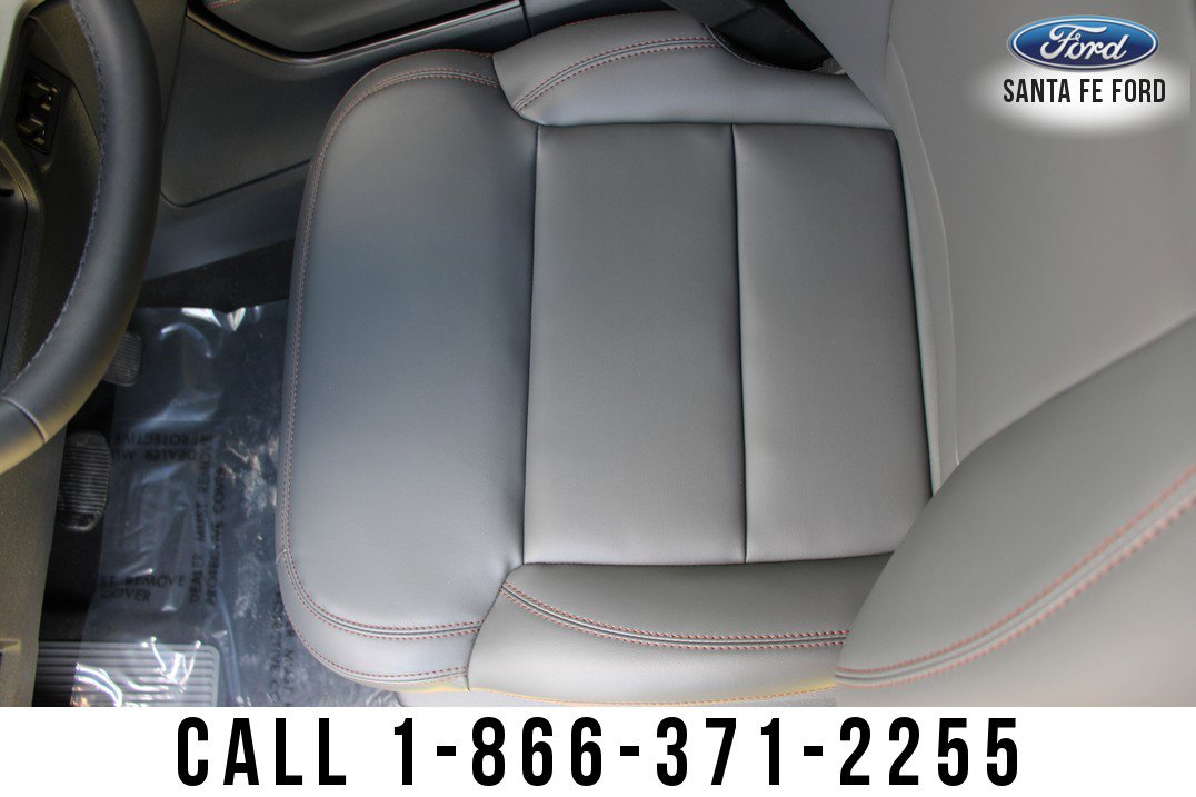 New 2025 Ford Expedition Active image 25