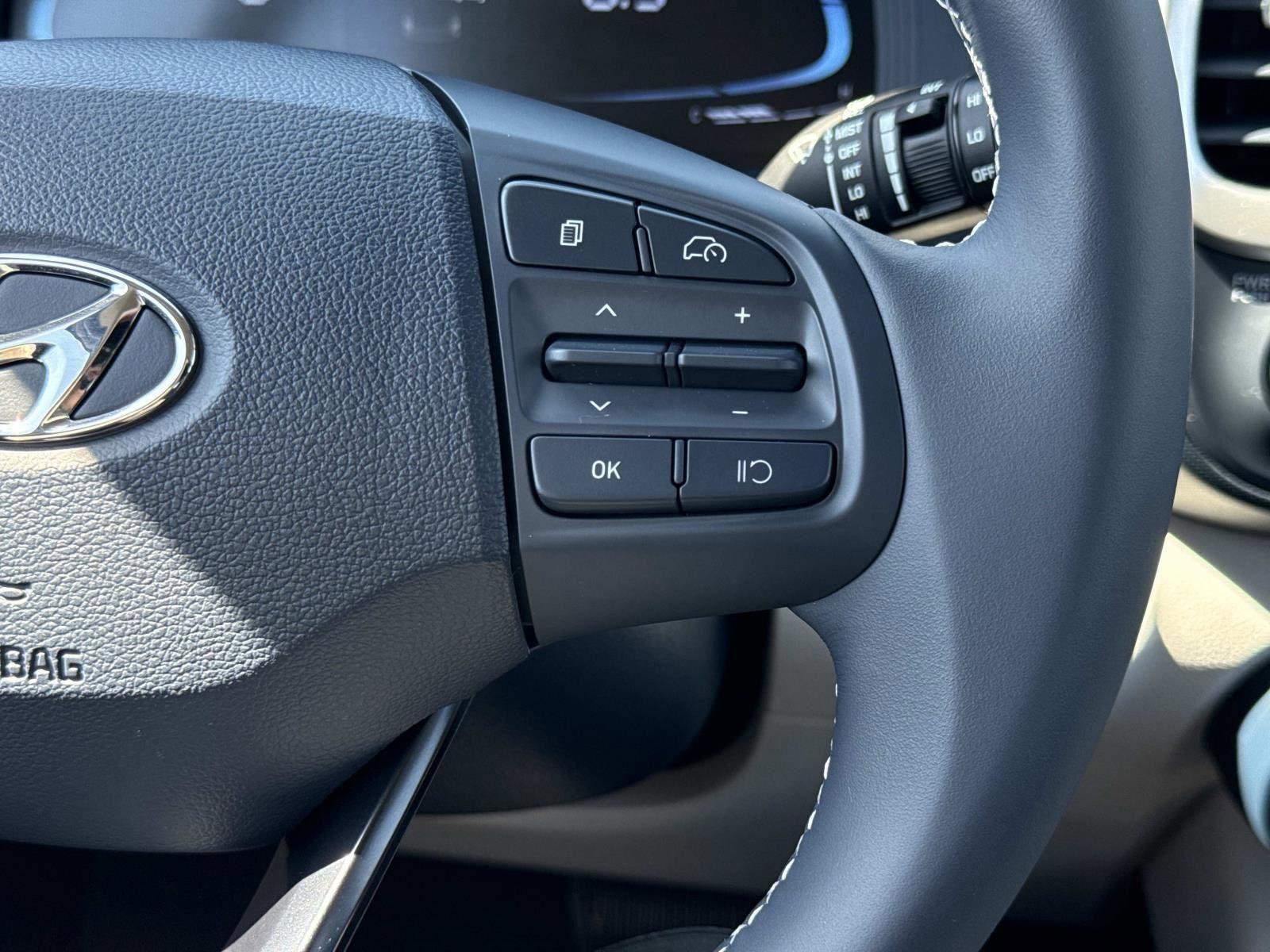 New 2026 Hyundai Venue SEL FWD image 5