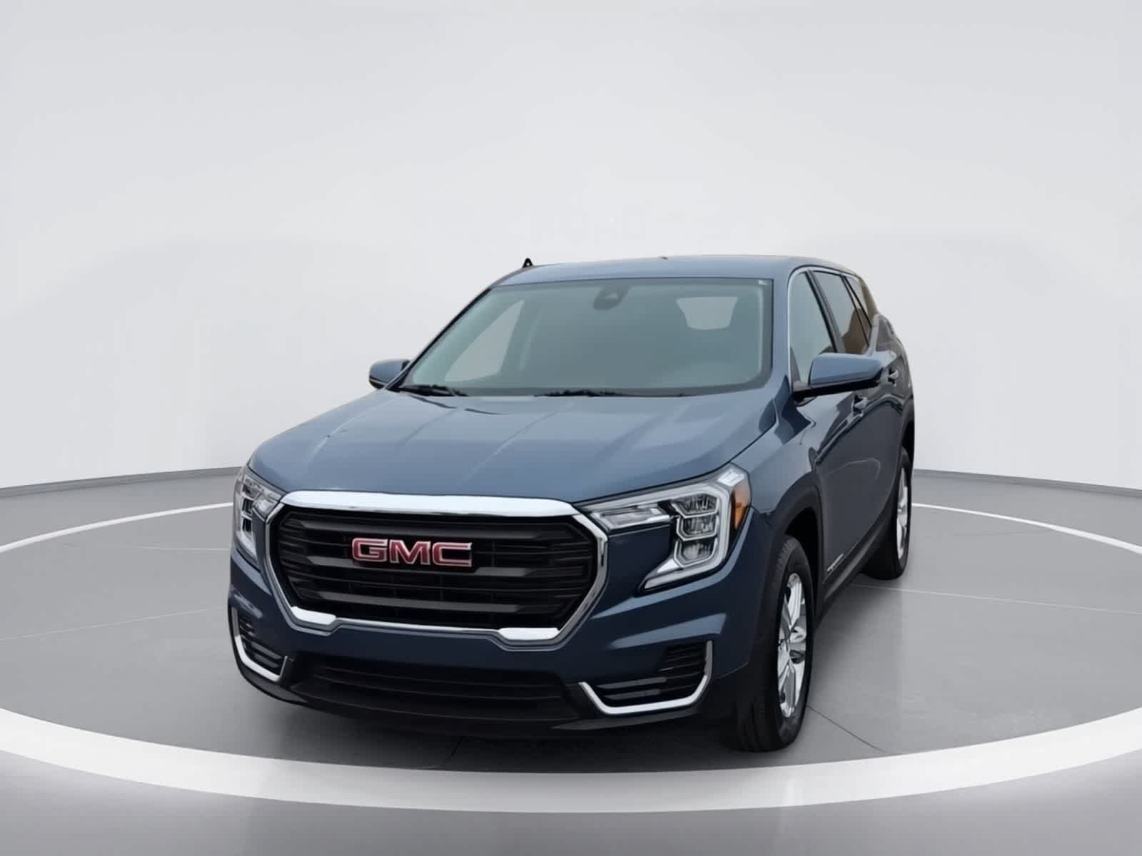 Used 2024 GMC Terrain SLE AWD/4WD image 3