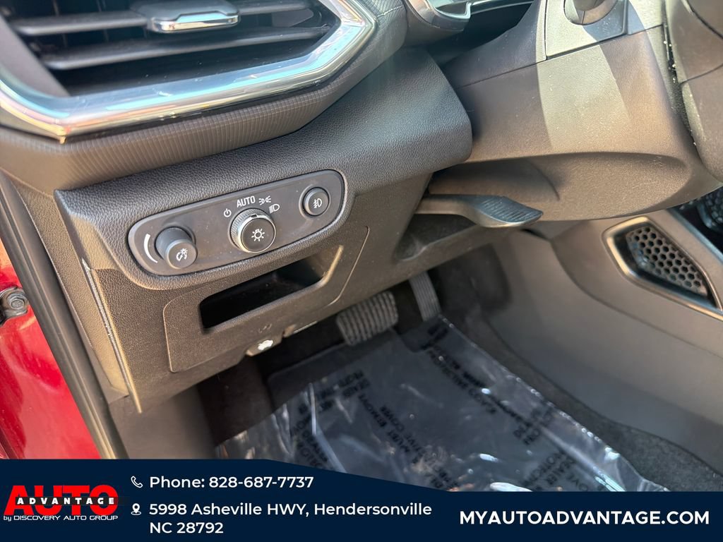 Used 2021 Chevrolet TrailBlazer LT w/ Convenience Package FWD image 13