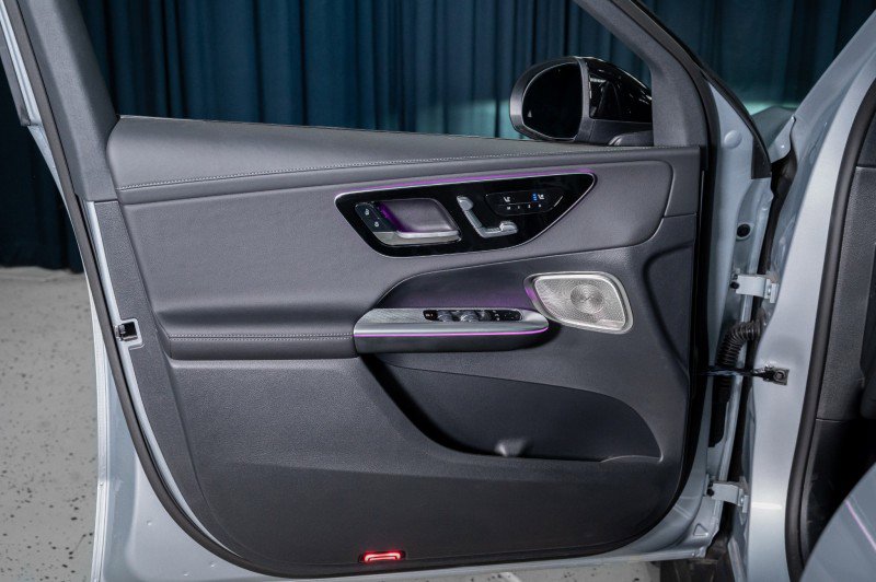 New 2025 Mercedes-Benz GLC 300 image 12