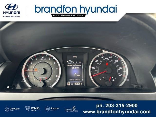Used 2015 Toyota Camry SE w/ Moonroof Package FWD image 17
