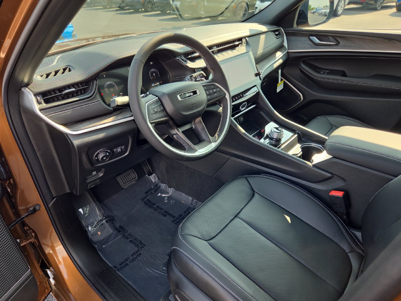 New 2026 Jeep Grand Cherokee Limited AWD/4WD image 18