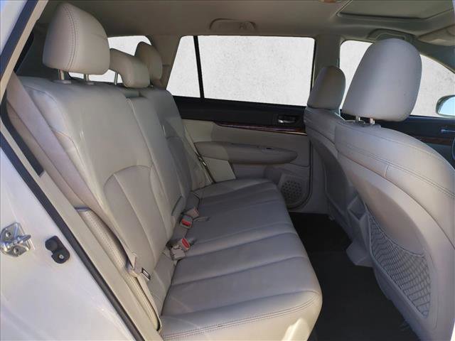 Used 2010 Subaru Outback 3.6R Limited image 18