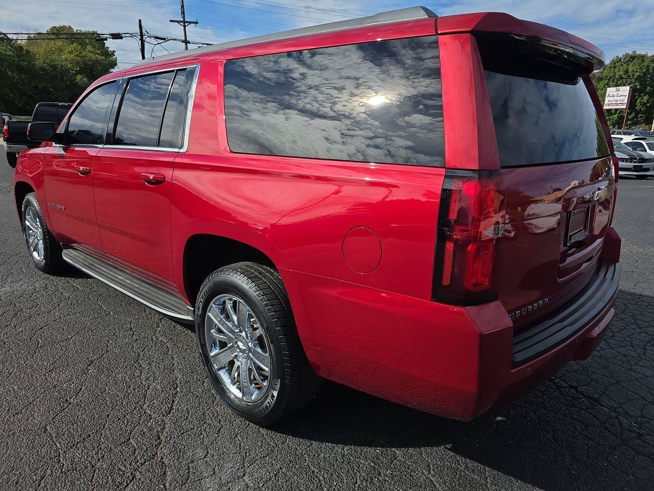 Used 2015 Chevrolet Suburban LT w/ Luxury Package AWD/4WD image 20