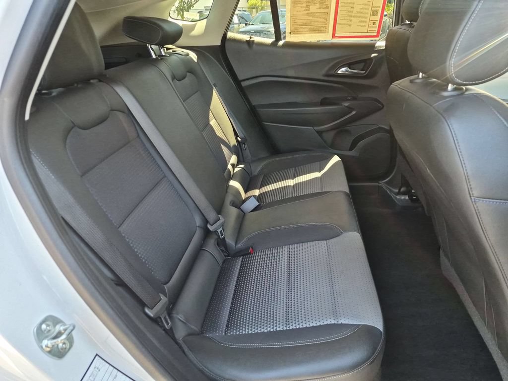 Used 2025 Chevrolet Trax LT w/ LT Convenience Package FWD image 30