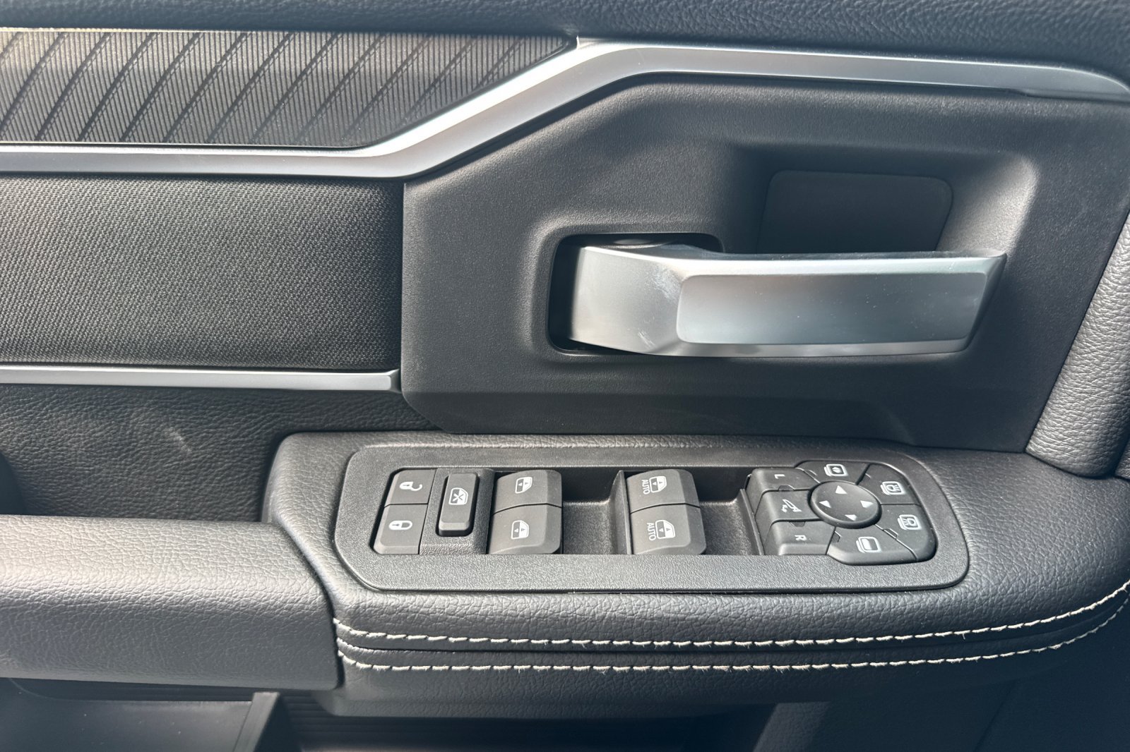 New 2026 RAM 3500 Big Horn AWD/4WD image 10