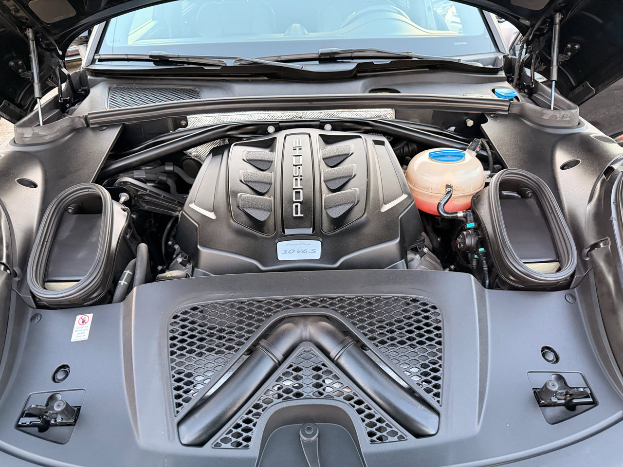 Used 2017 Porsche Macan S image 19