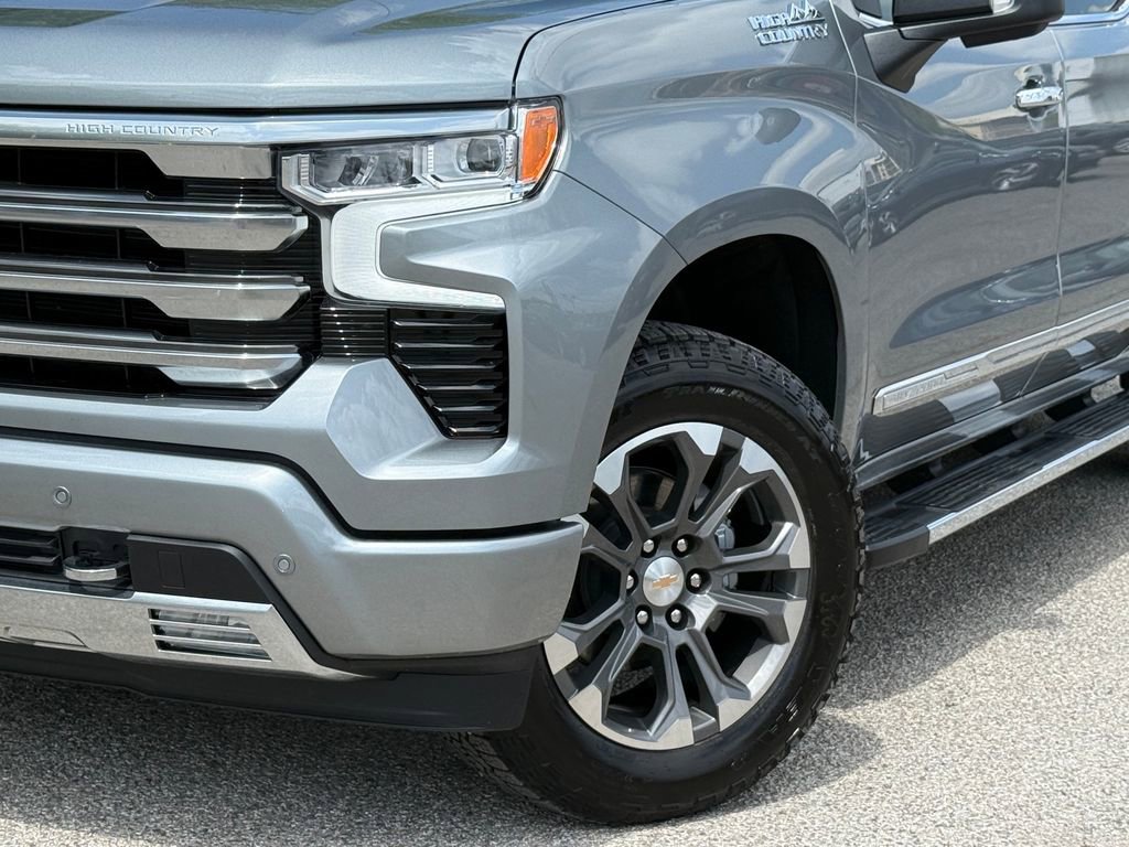 Used 2026 Chevrolet Silverado 1500 High Country w/ Technology Package image 2