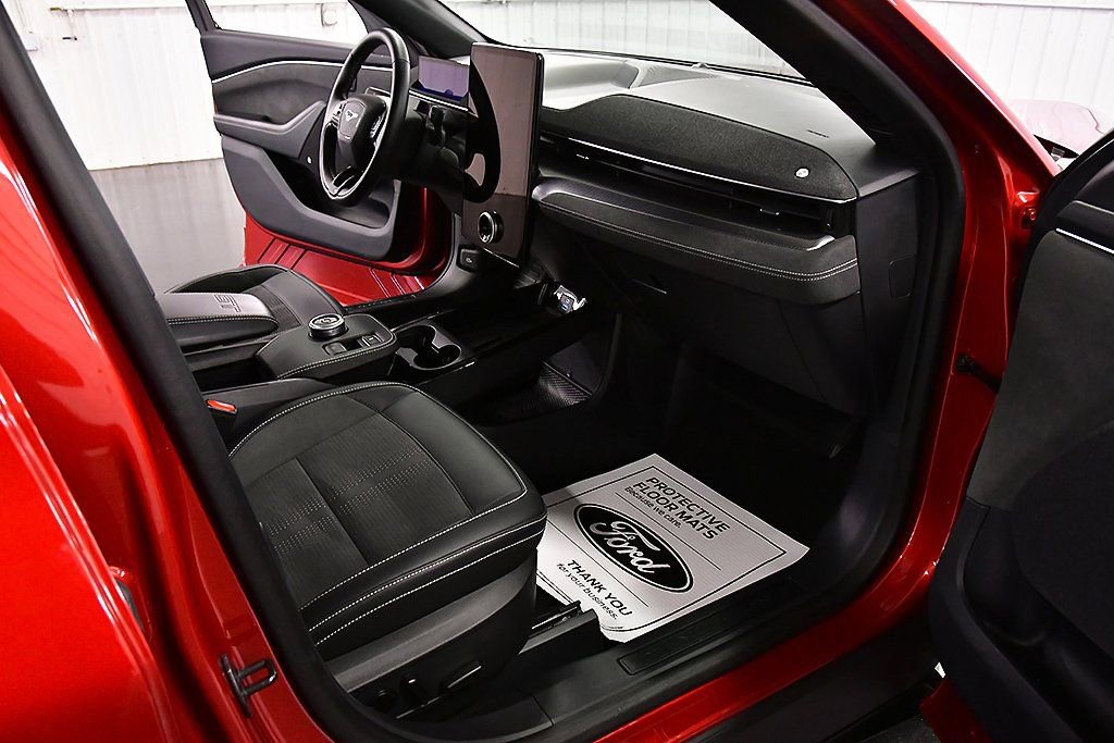Used 2024 Ford Mustang Mach-E GT image 29