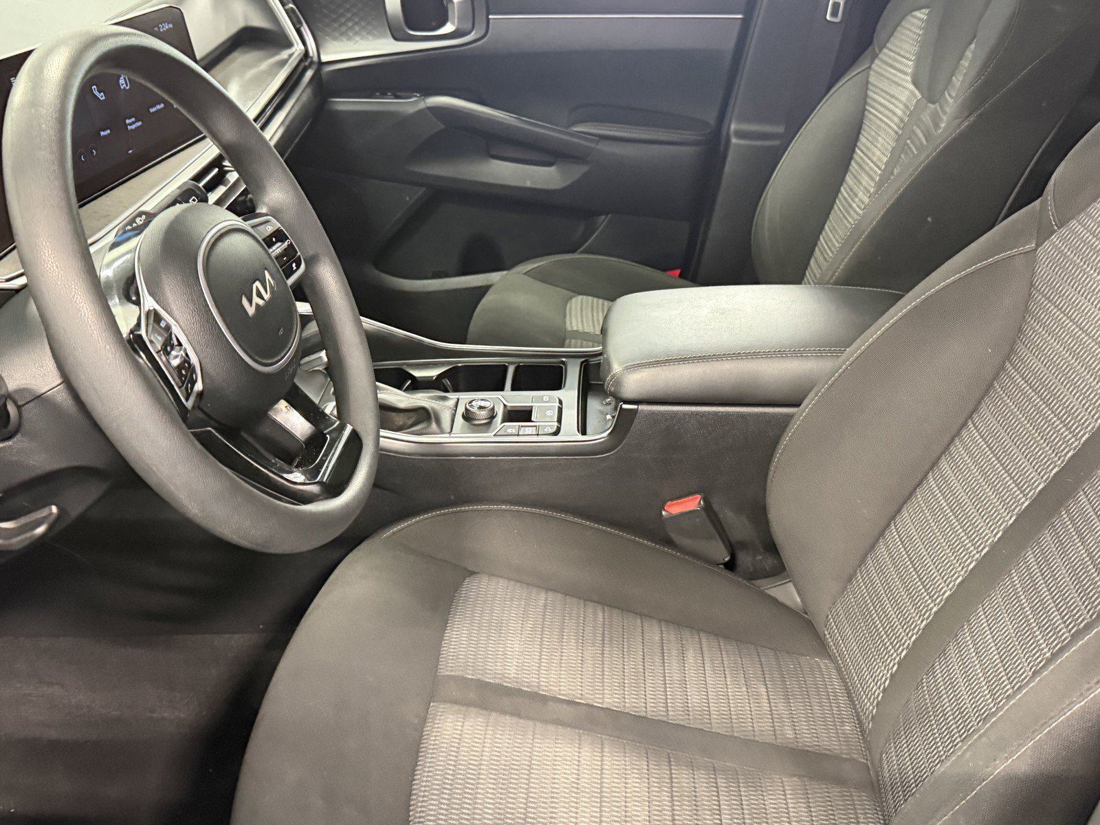 Used 2024 Kia Sorento LX FWD image 21