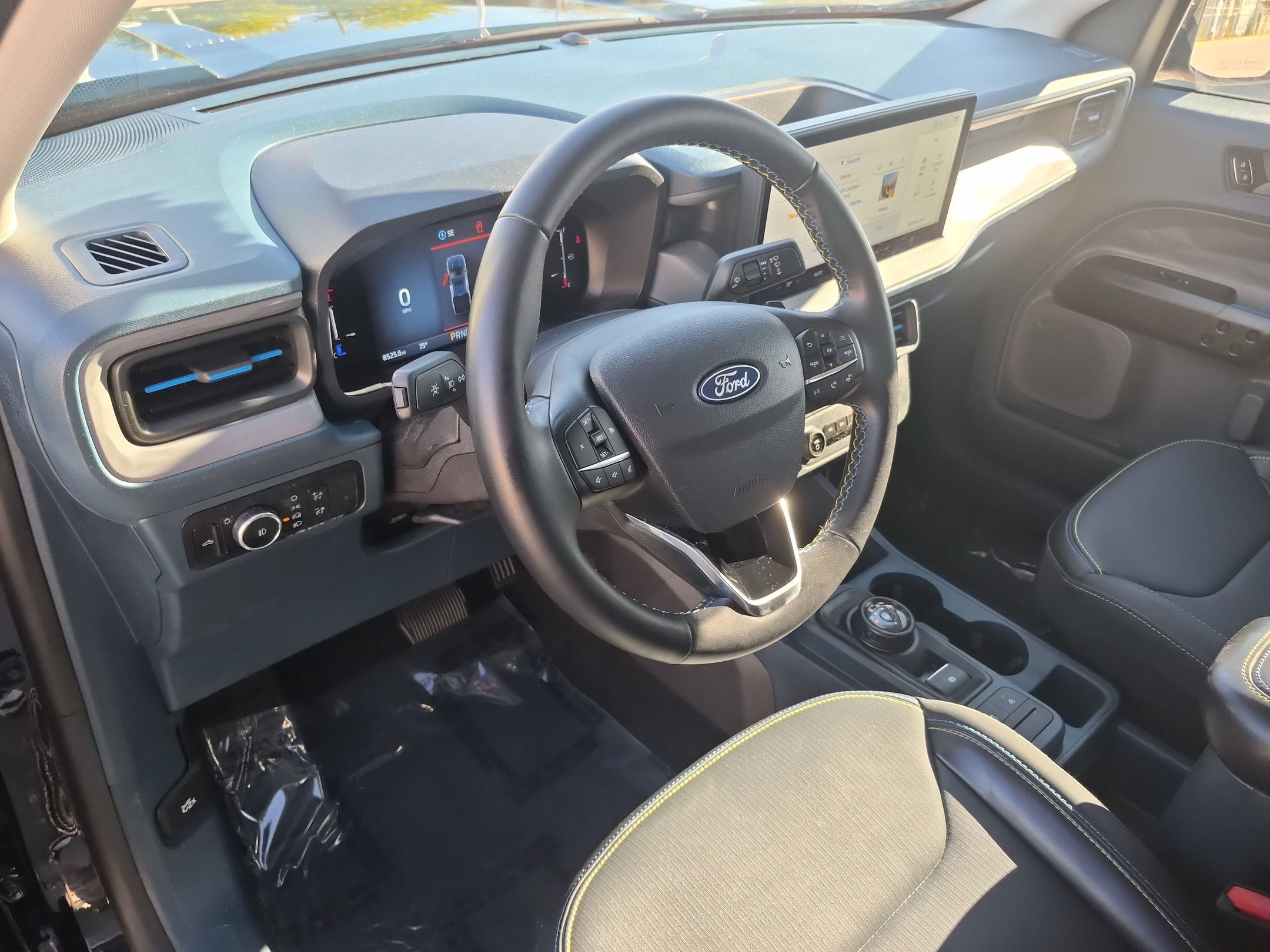 Used 2025 Ford Maverick Lobo AWD/4WD image 17