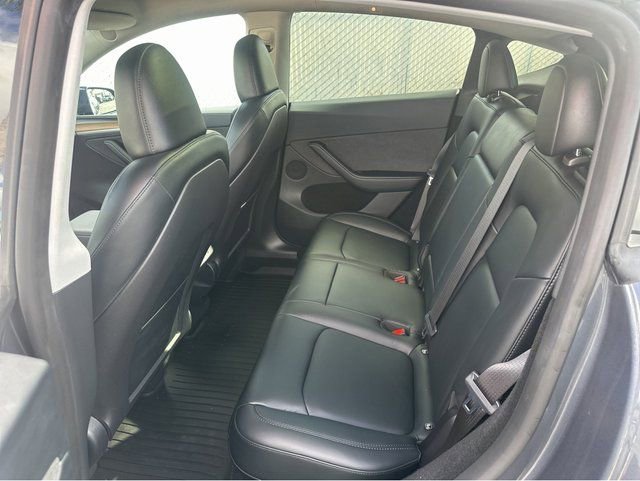 Used 2023 Tesla Model Y Long Range image 17