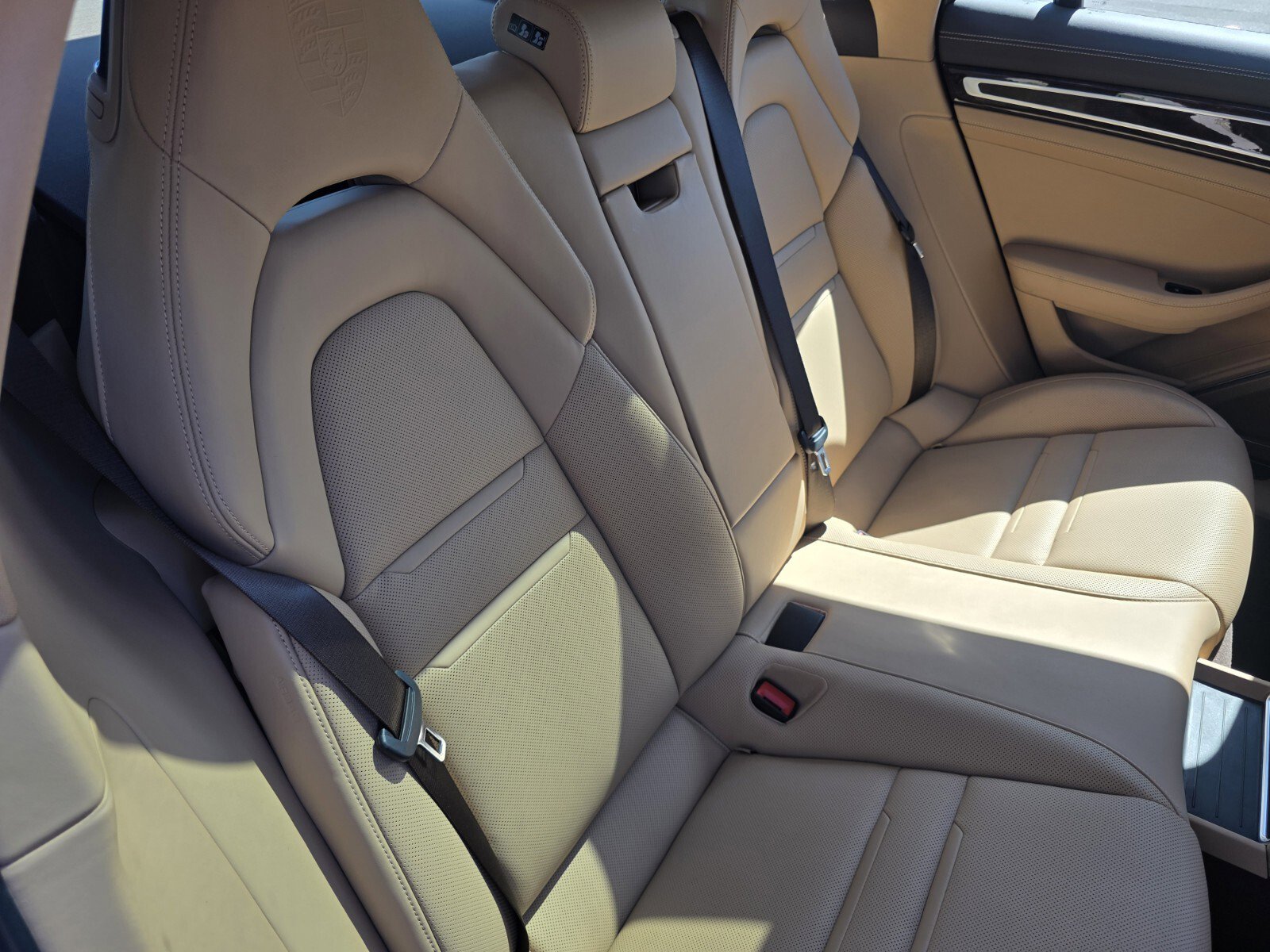 Used 2022 Porsche Panamera 4 E-Hybrid AWD/4WD image 27