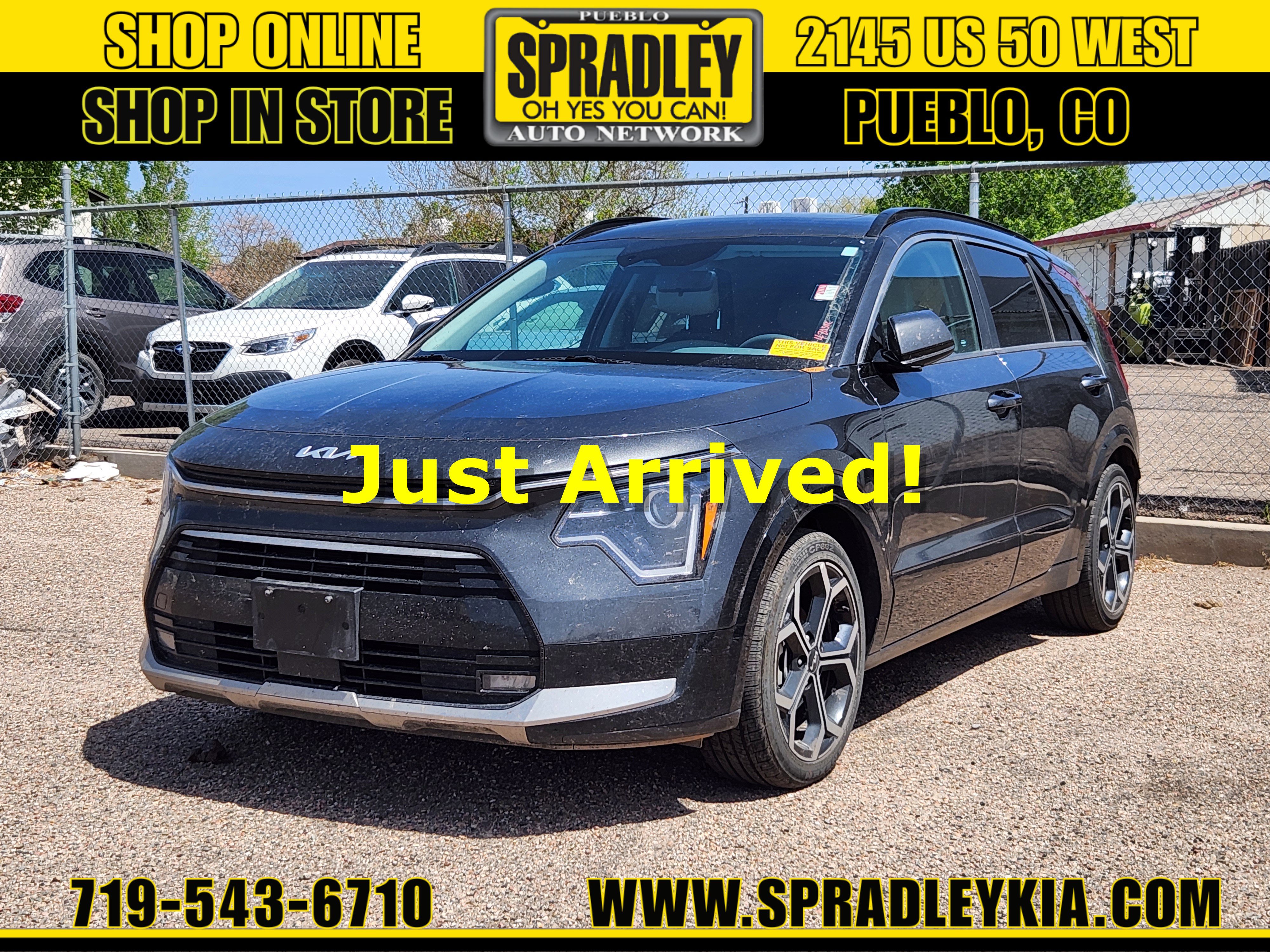 Used 2024 Kia Niro EX Touring image 1