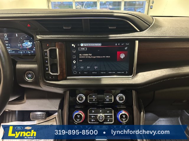 Used 2024 GMC Yukon XL Denali Ultimate AWD/4WD image 14