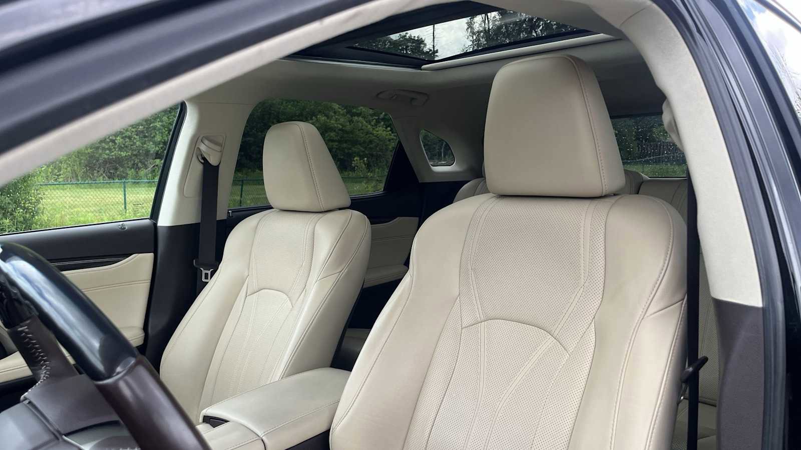 Used 2019 Lexus RX 450h AWD w/ Luxury Package image 29