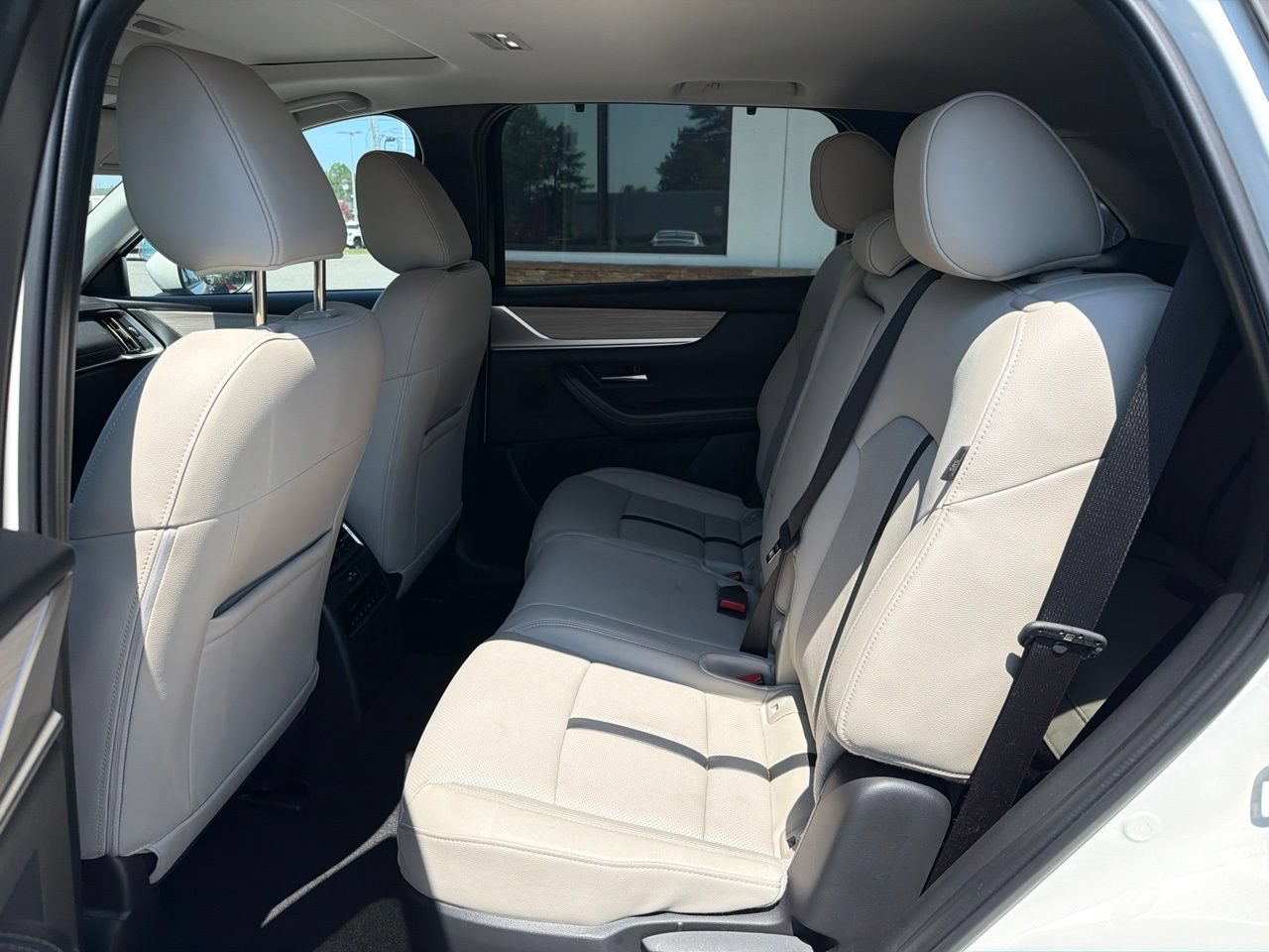 Used 2024 MAZDA CX-90 Plug-In Hybrid w/ Preferred AWD/4WD image 4