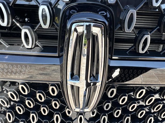 New 2025 Lincoln Navigator L Reserve image 7