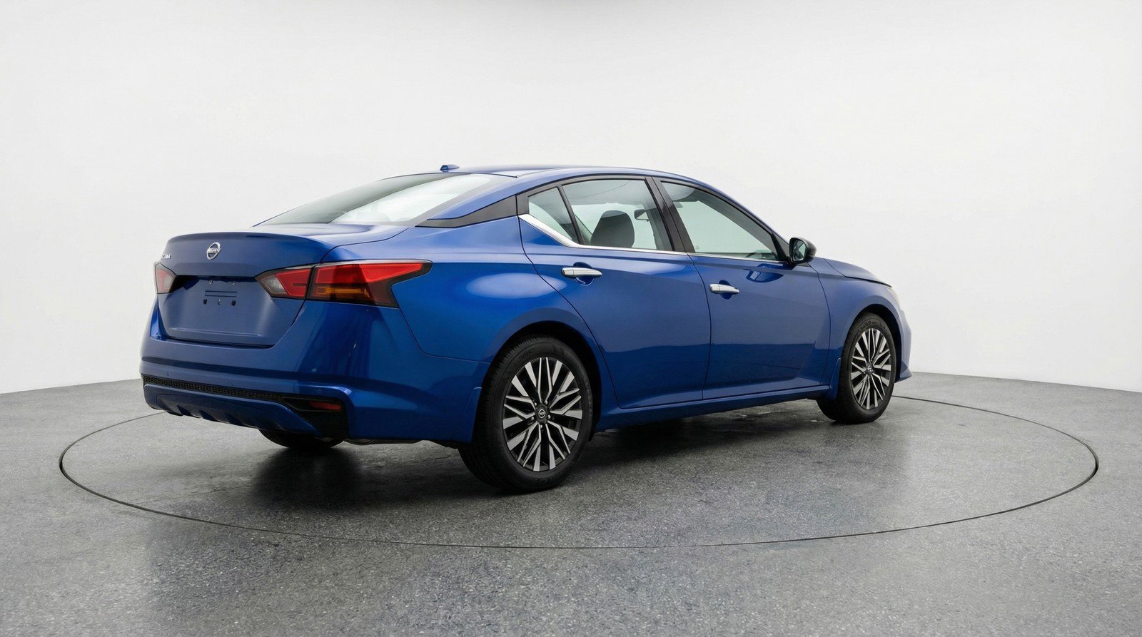 Used 2025 Nissan Altima 2.5 SV image 9