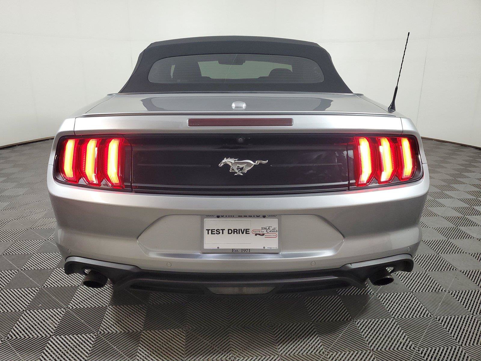 Used 2021 Ford Mustang Premium RWD image 6