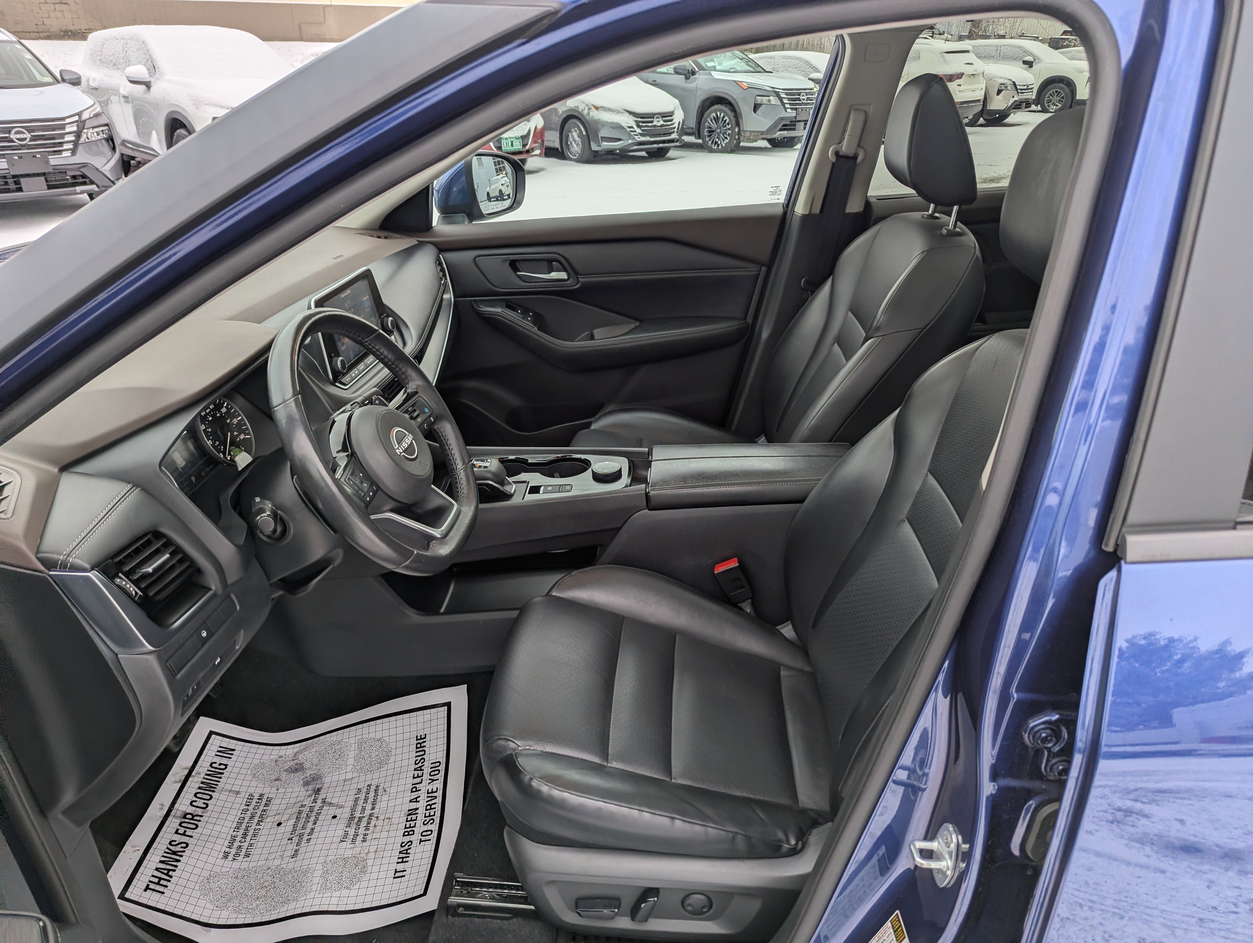 Used 2023 Nissan Rogue SV w/ SV Premium Package image 13