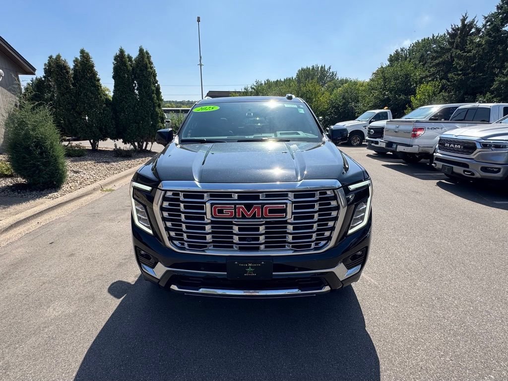 Used 2025 GMC Yukon Denali w/ Denali Reserve Package AWD/4WD image 4