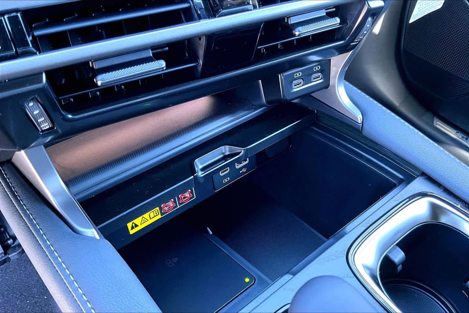 New 2026 Lexus RX 450h Luxury AWD/4WD image 15