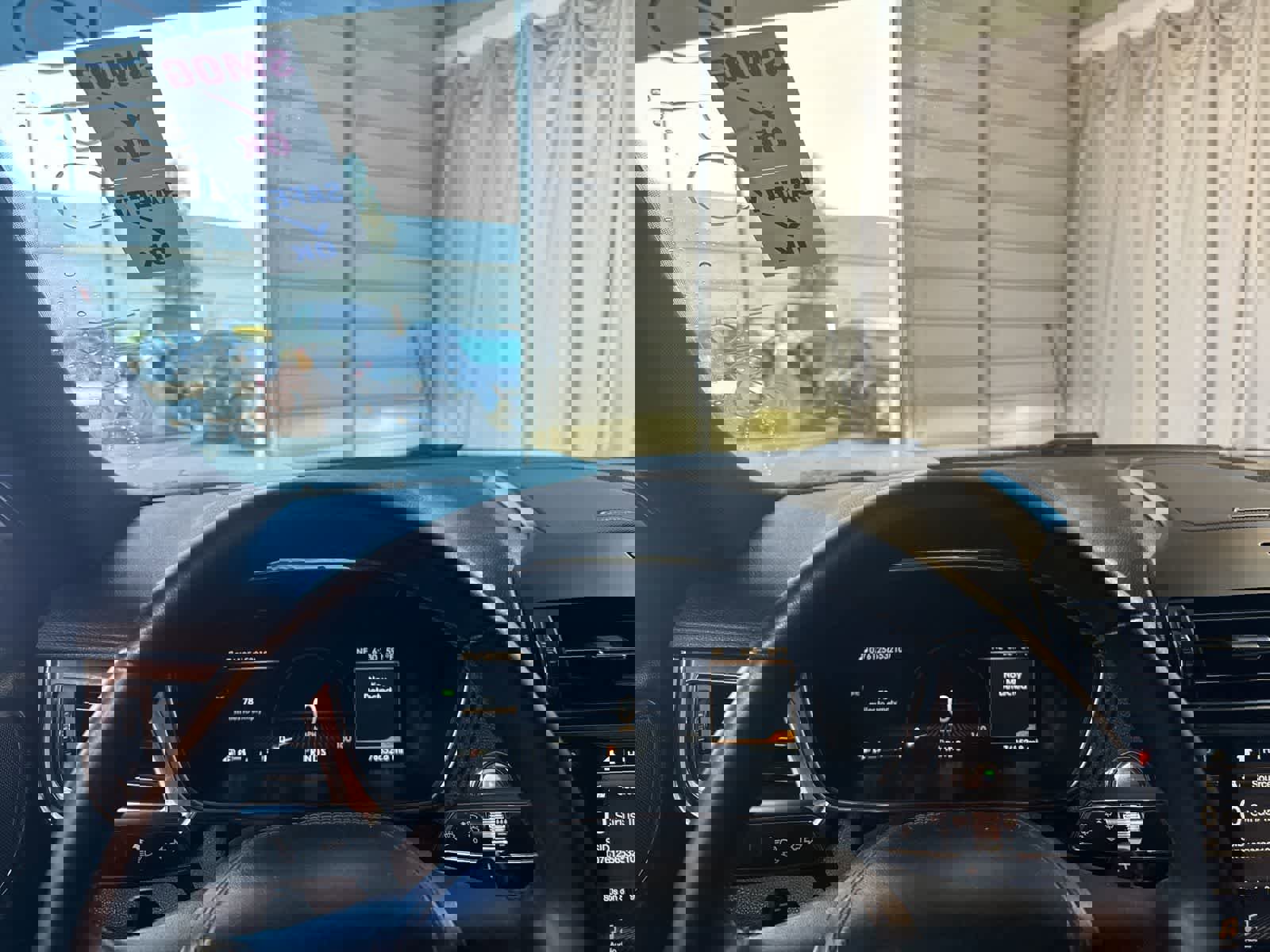 Used 2017 Lincoln Continental Select image 19