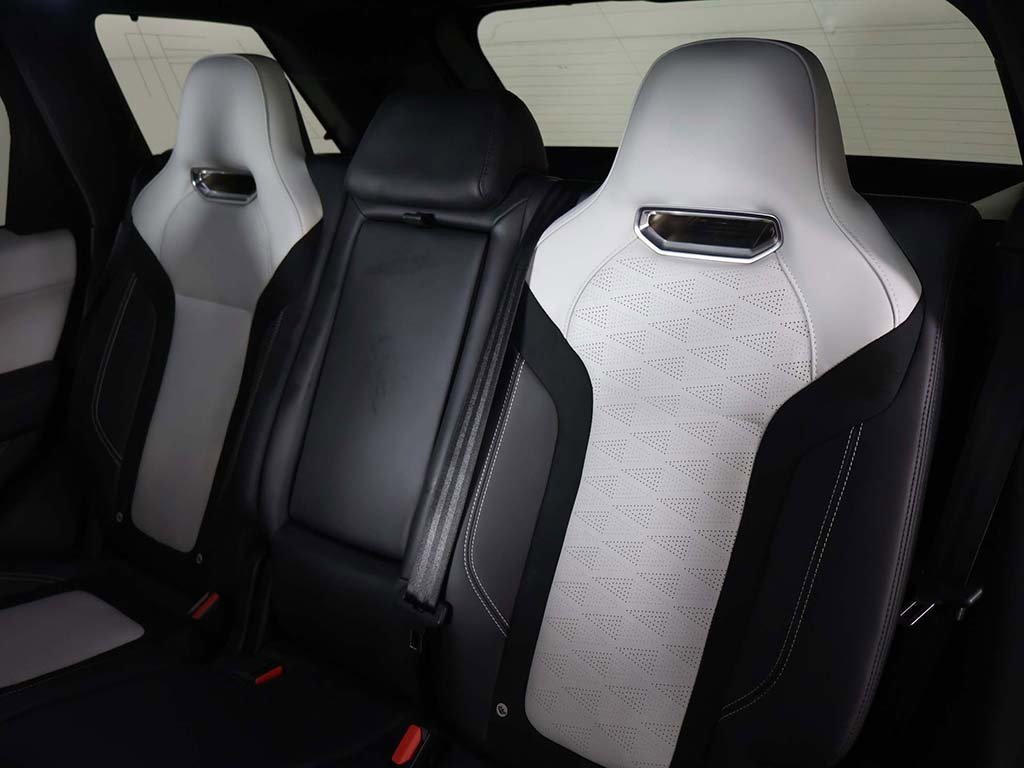 Used 2022 Land Rover Range Rover Sport SVR image 40