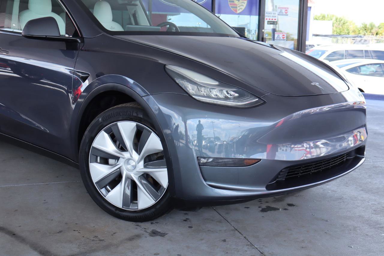 Used 2021 Tesla Model Y Long Range image 2