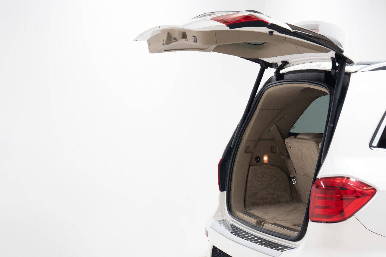 Used 2014 Mercedes-Benz GL 550 4MATIC image 36