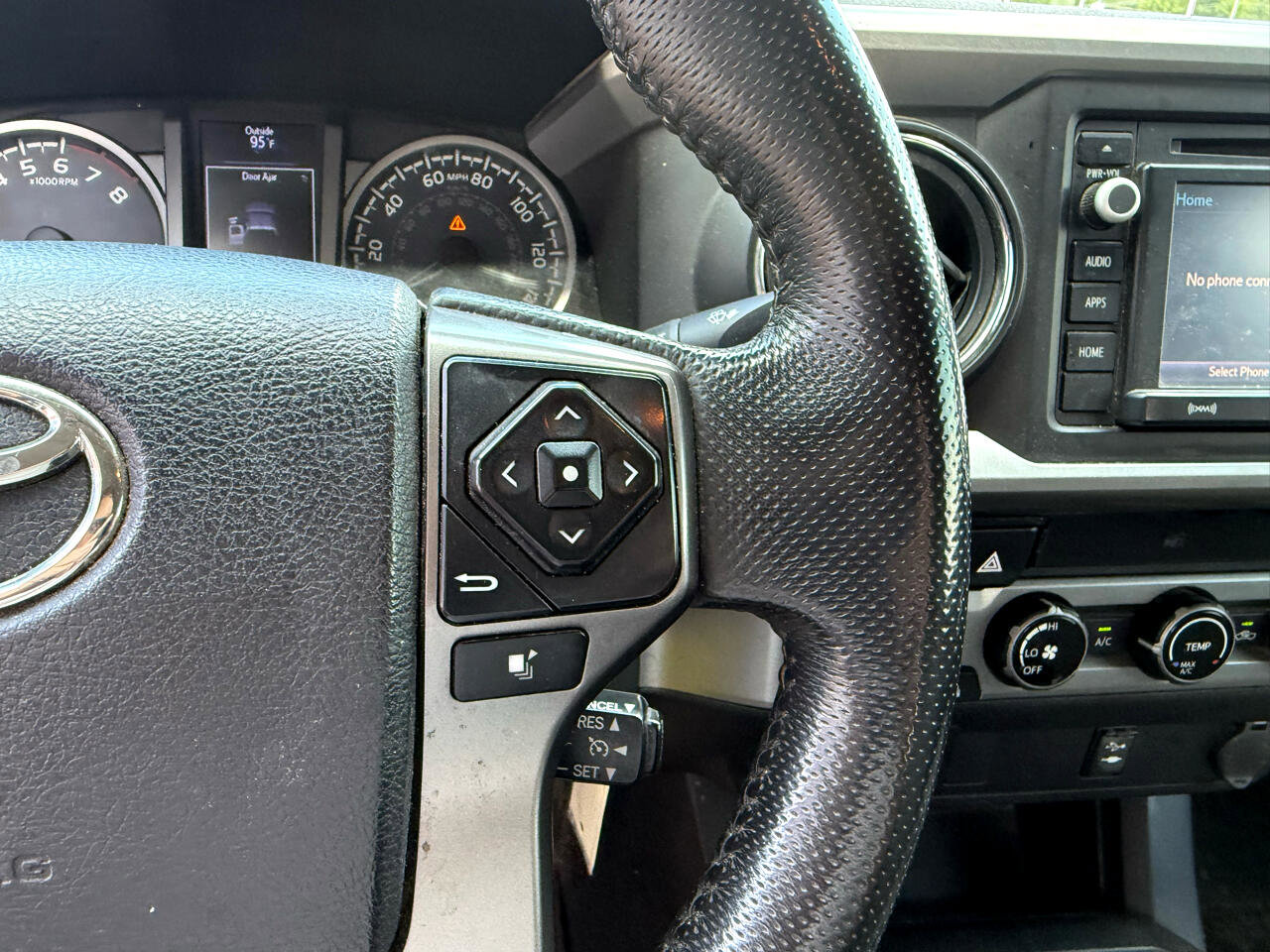 Used 2017 Toyota Tacoma SR5 image 13