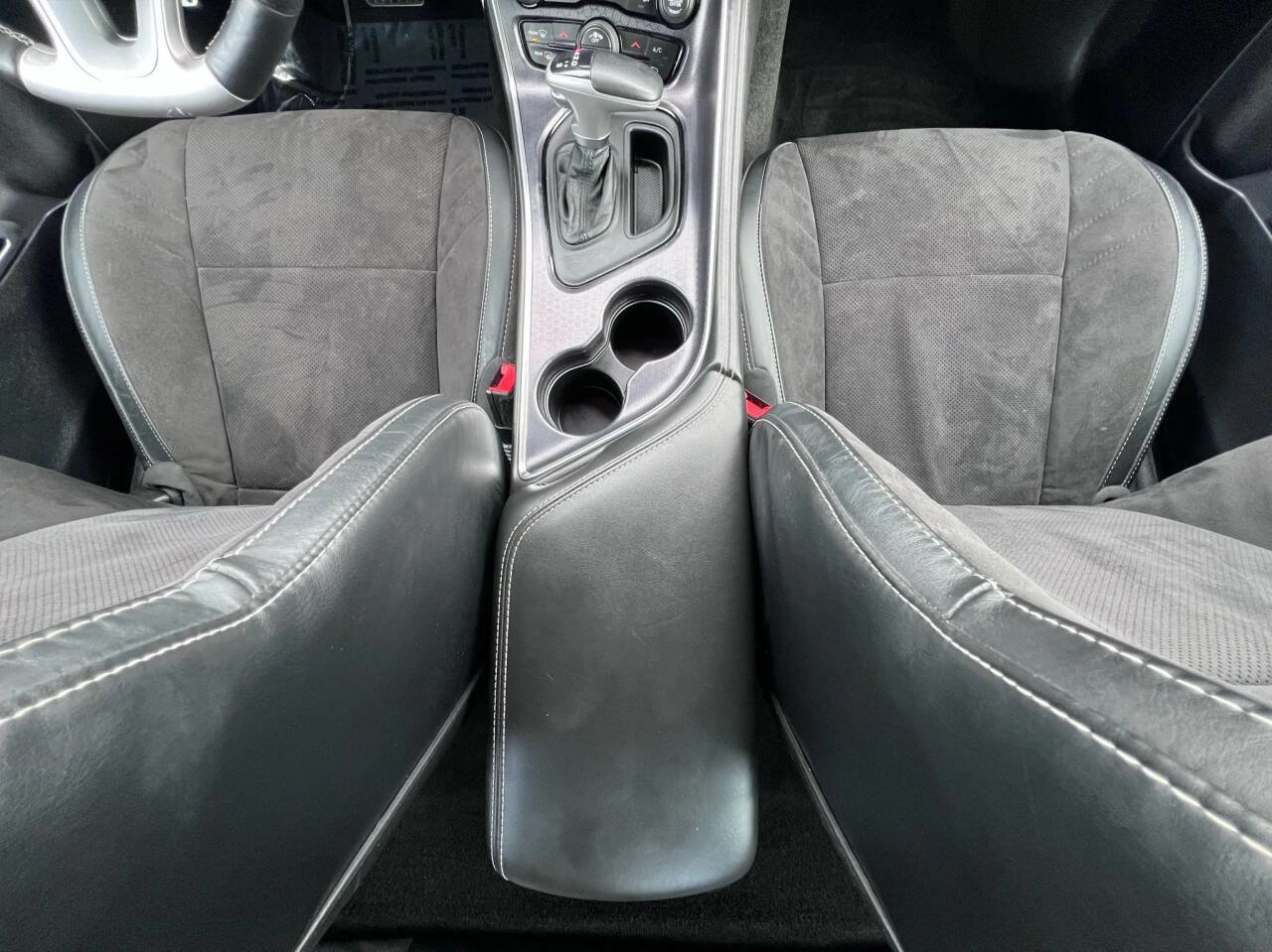 Used 2015 Dodge Challenger SRT w/ Technology Group image 22