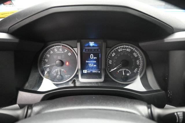 Used 2016 Toyota Tacoma TRD Sport w/ Premium & Technology Package RWD image 10
