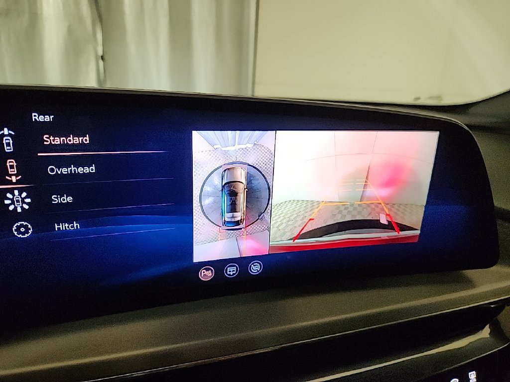 Used 2025 Cadillac Lyriq Luxury w/ LPO, Floor Liner Package AWD/4WD image 17