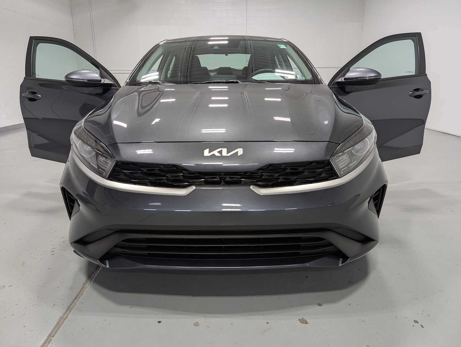 Certified 2023 Kia Forte LXS w/ LXS Technology Package FWD image 15