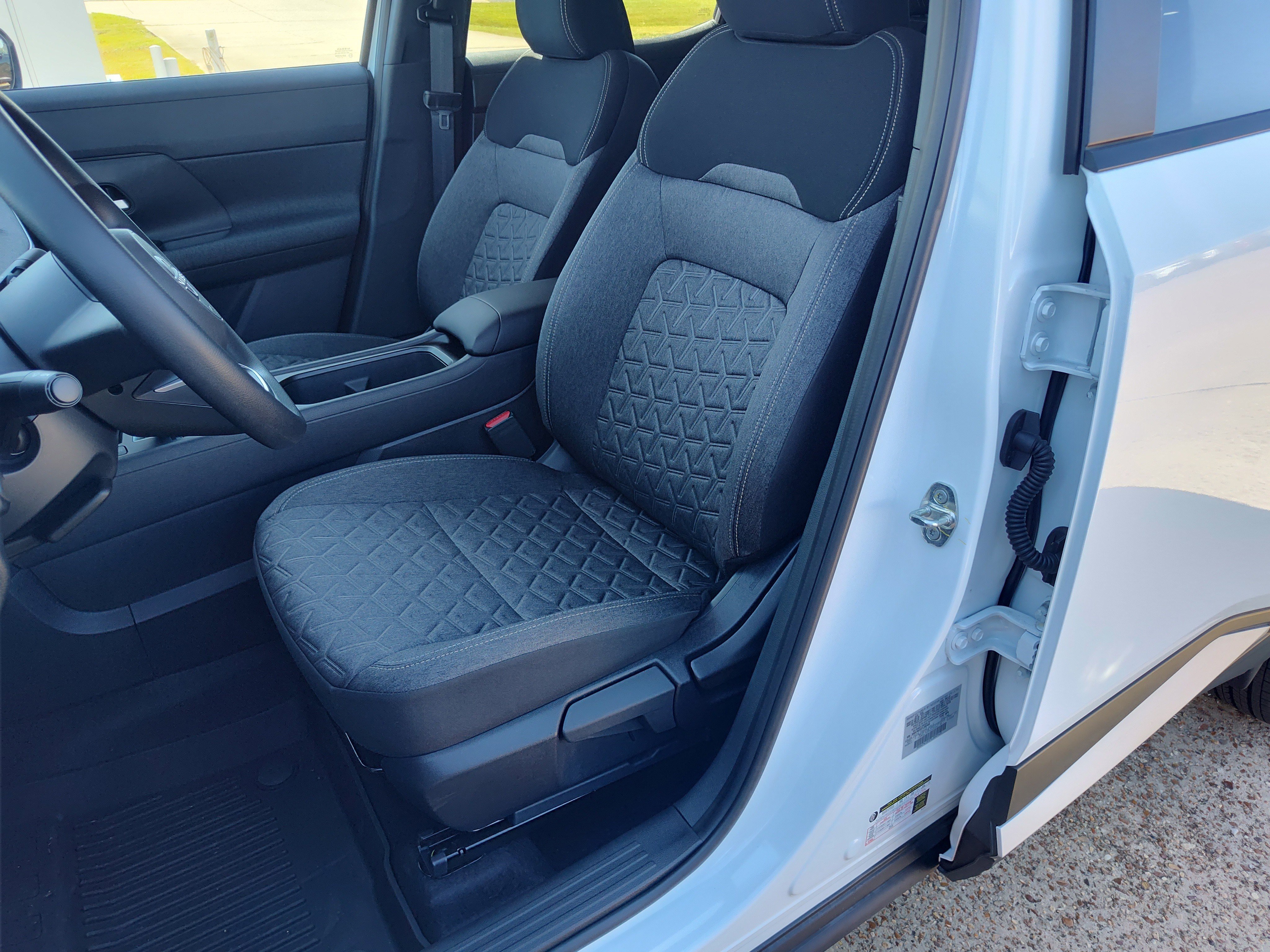 New 2026 Nissan Kicks SV w/ SV Premium Package image 6