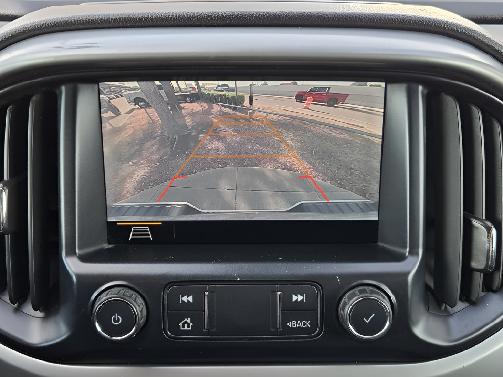 Used 2020 Chevrolet Colorado LT w/ Safety Package RWD image 14