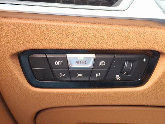 Used 2022 BMW i4 eDrive40 image 27