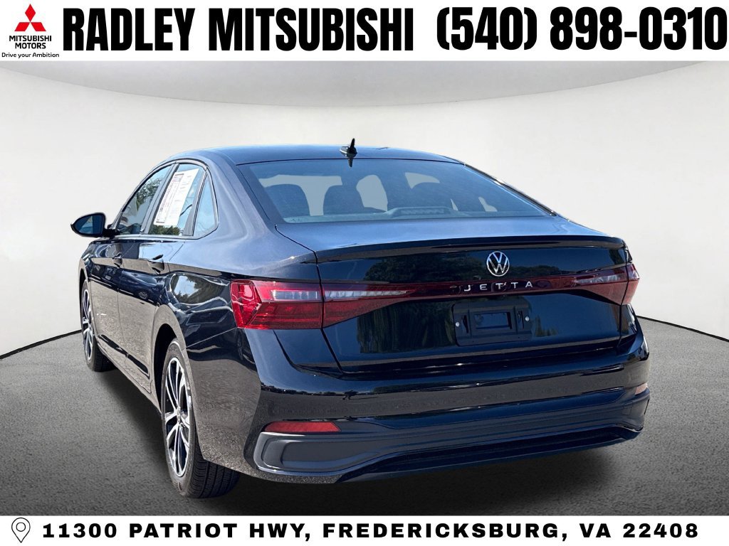 Used 2026 Volkswagen Jetta SE FWD image 17
