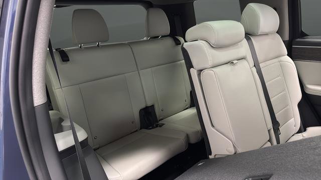 Used 2025 Hyundai Santa Fe Limited image 25