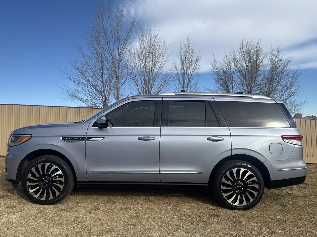 Certified 2024 Lincoln Navigator Black Label image 4