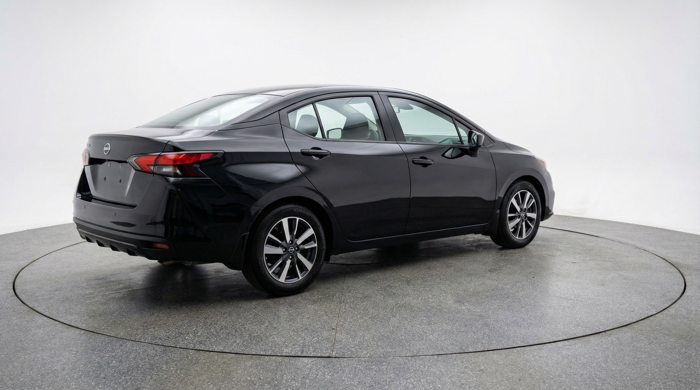 Used 2025 Nissan Versa SV FWD image 9