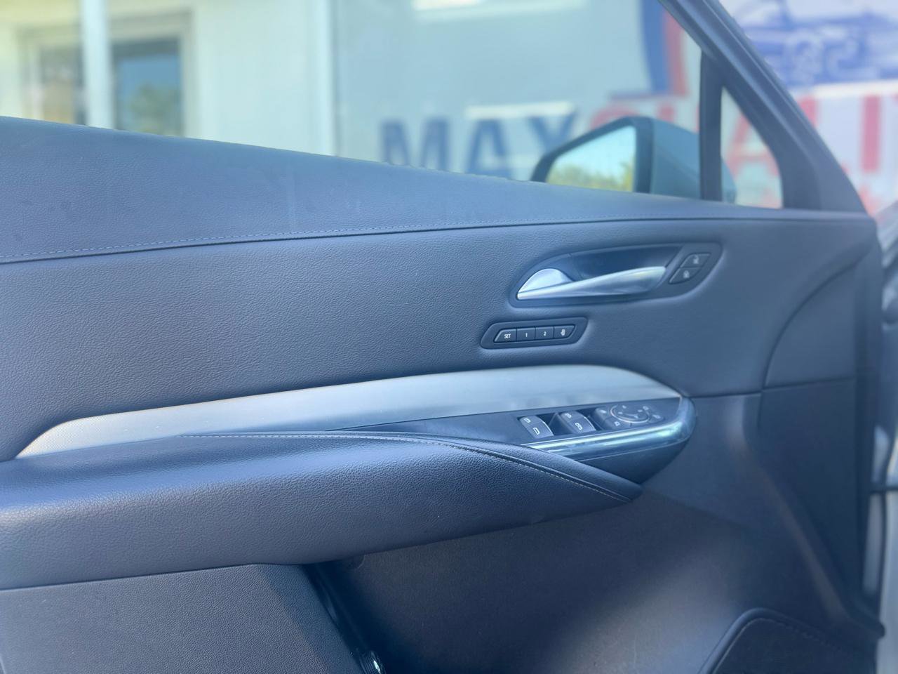 Used 2023 Cadillac XT4 Premium Luxury image 40