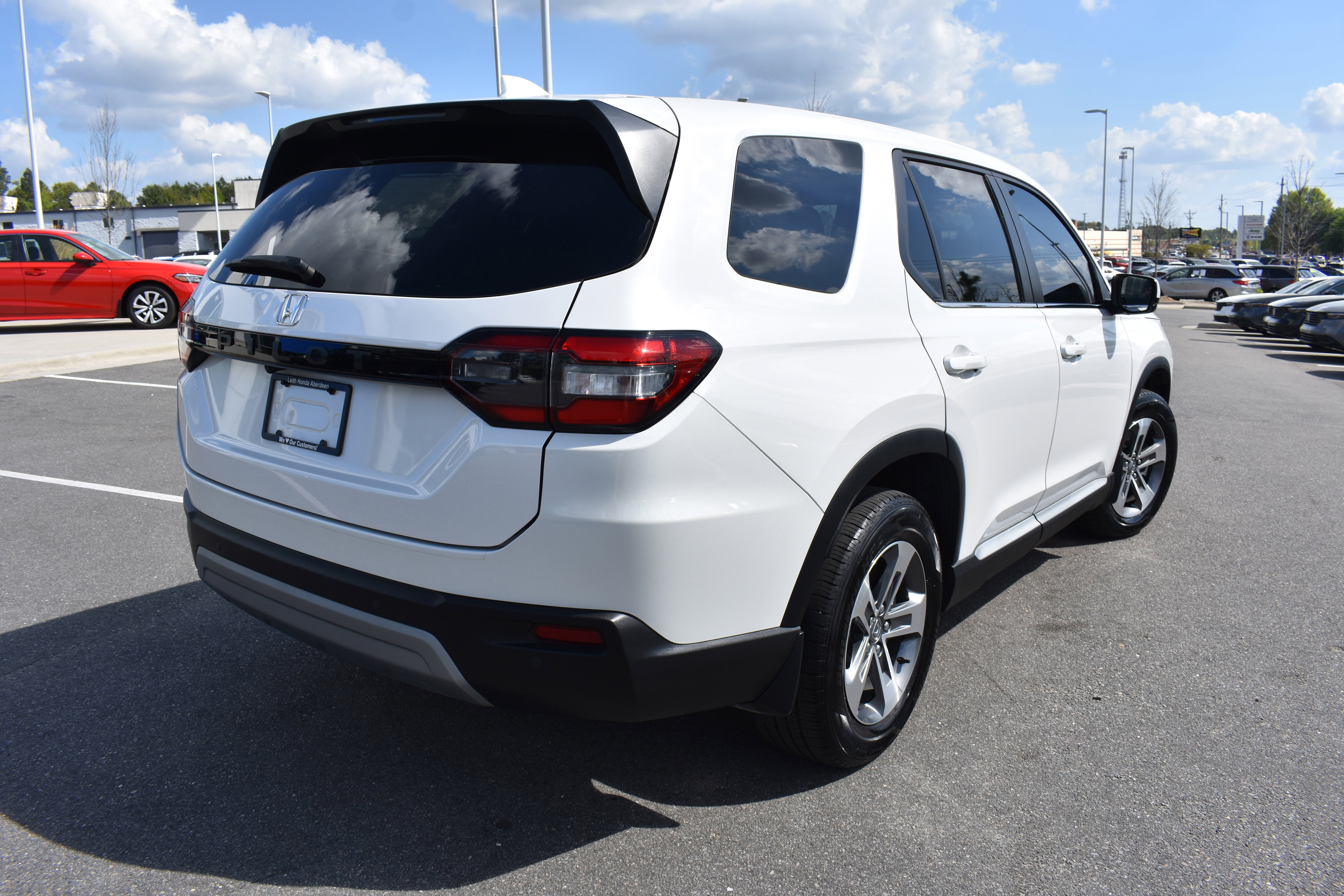 Used 2024 Honda Pilot EX-L image 9