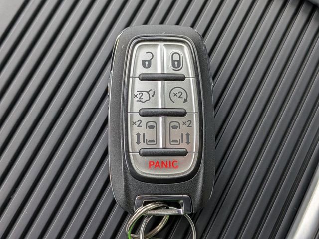 Used 2024 Chrysler Pacifica Touring-L AWD/4WD image 37