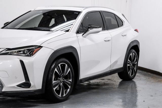 Used 2019 Lexus UX 200 w/ Premium Package FWD image 11