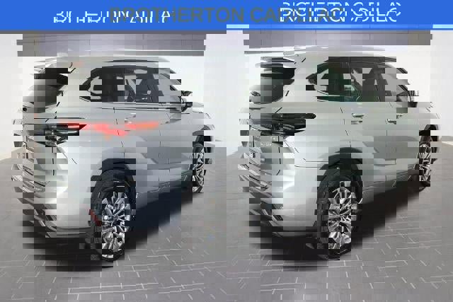 Used 2024 Toyota Highlander Platinum image 7
