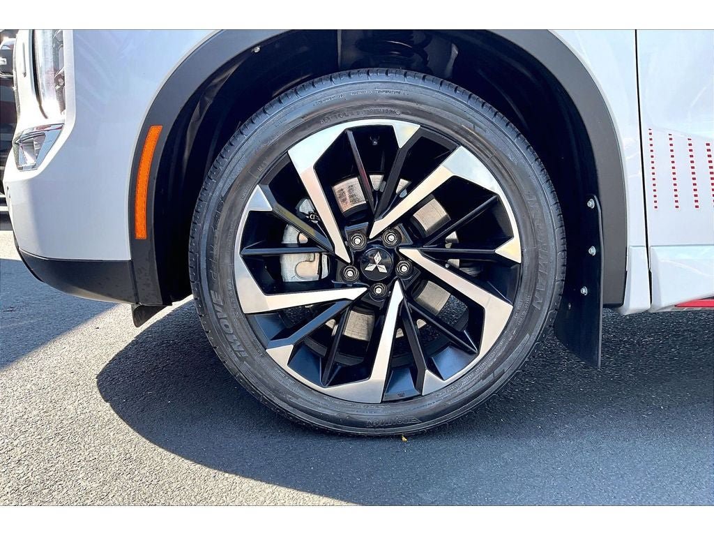 Used 2024 Mitsubishi Outlander Ralliart AWD/4WD image 9